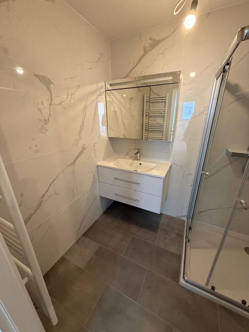 Bad mit Dusche – neu 2026